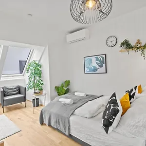 Near Klinik Floridsdorf - 3 Min To Supermarket And Pharmacy - On-site Parking For 19,90 Eur Vienne